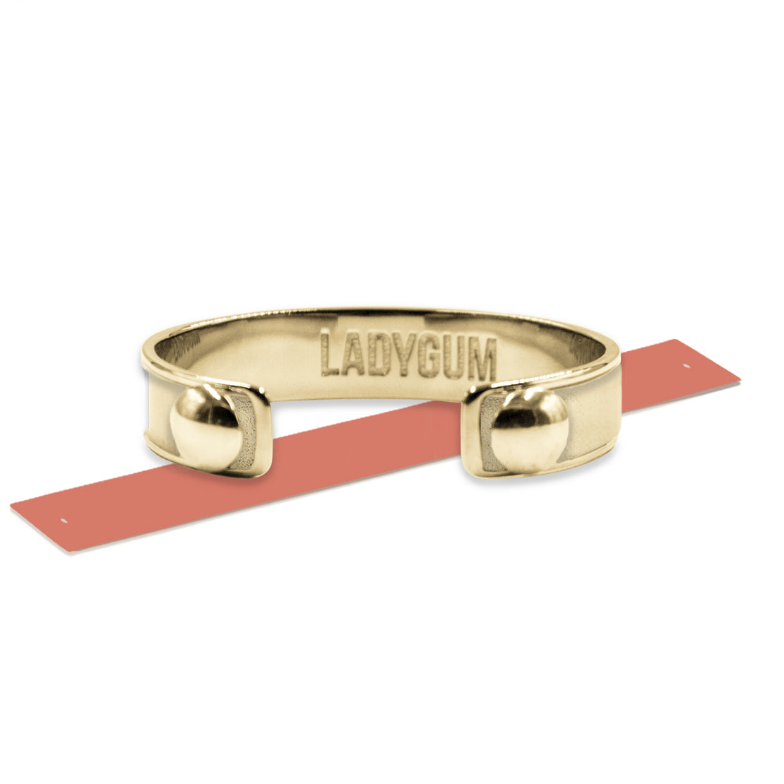 vue de dos, côté ouvert, avec les 2 caches, en entier, à plat, pack bangle doré à l'or fin avec bande silicone nude/pêche/rose. Bande interchangeable, légères, souples, à mémoire de forme. Bracelet jonc en acier inoxydable. Ladygum, bijoux fantaisies en silicone, marque française, créateurs, designers. Idée cadeau pour les fêtes.